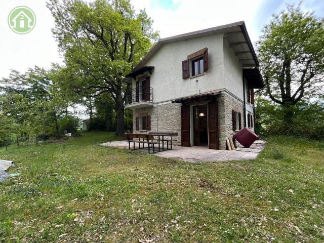 Casa singola in affitto a Pavullo nel Frignano, Sassoguidano