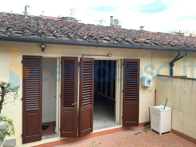 Casa singola in ottime condizioni in affitto a Firenze
