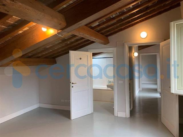 Casa singola in ottime condizioni in affitto a Firenze