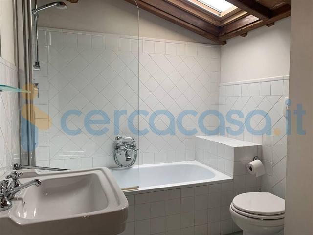 Casa singola in ottime condizioni in affitto a Firenze