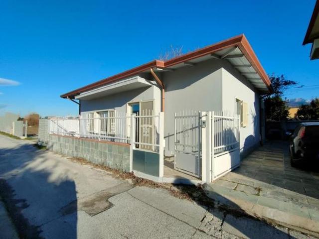 Casa singola in vendita a Marina di Massa Massa 73 mq Rif: 1301877