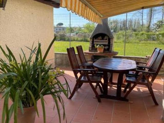 Casa singola in vendita a Marina di Massa Massa 100 mq Rif: 961733