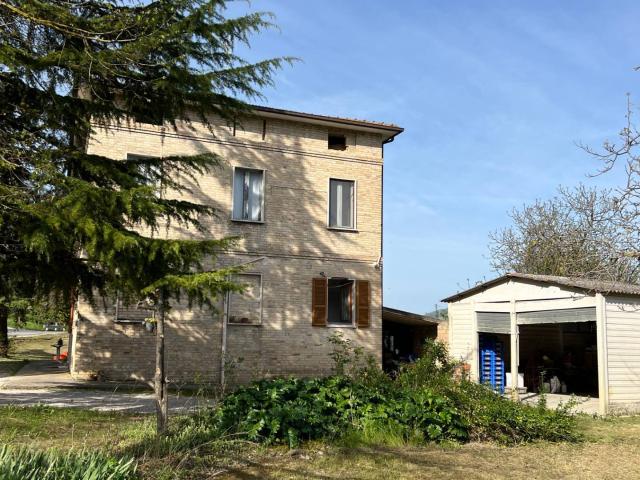 Casa singola in vendita a Montefiore dell'Aso, Aso