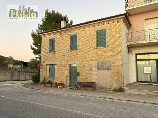 Casa singola in vendita a Offida