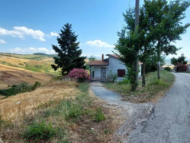Casa singola in vendita a Ariano Irpino, contrada tesoro