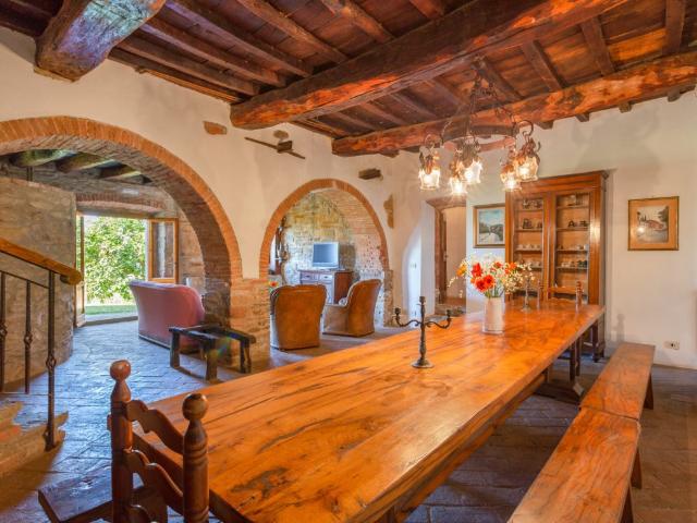Casa singola in vendita a Borgo San Lorenzo, in ottimo stato. 575m² Borgo San Lorenzo