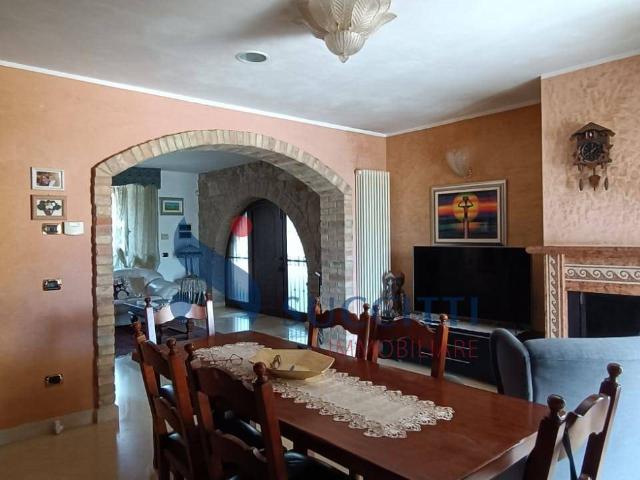 Casa singola in vendita a Campli, Cesenà 200m² Campli