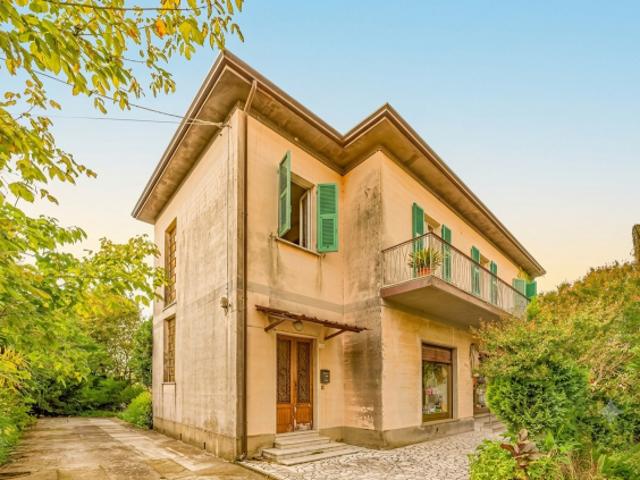 Casa singola in vendita a Castelnuovo Magra 290 mq Rif: 1423335