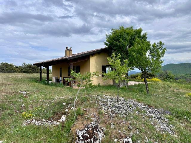 Casa singola in vendita a Carapelle Calvisio