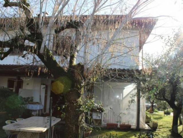 Casa singola in vendita a Carrara 200 mq Rif: 864112