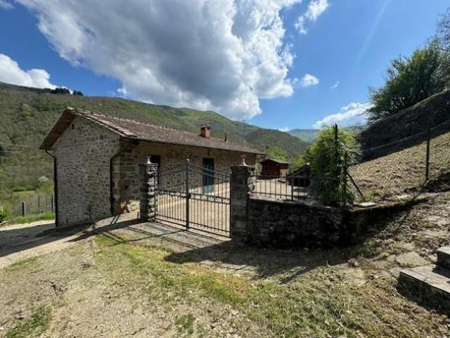 Casa singola in vendita a Cetica Castel San Niccolò 190 mq Rif: 1424051
