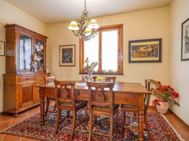 Casa singola in vendita a Cinque Case Santa Maria a Monte 212 mq Rif: 1411284