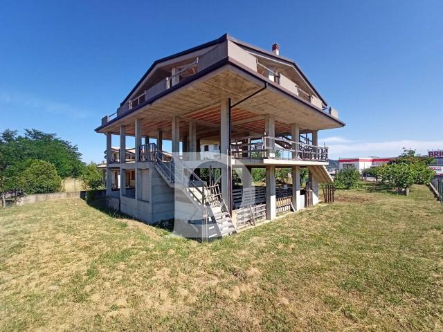 Casa singola in vendita a Citt Sant'Angelo, San Martino Bassa