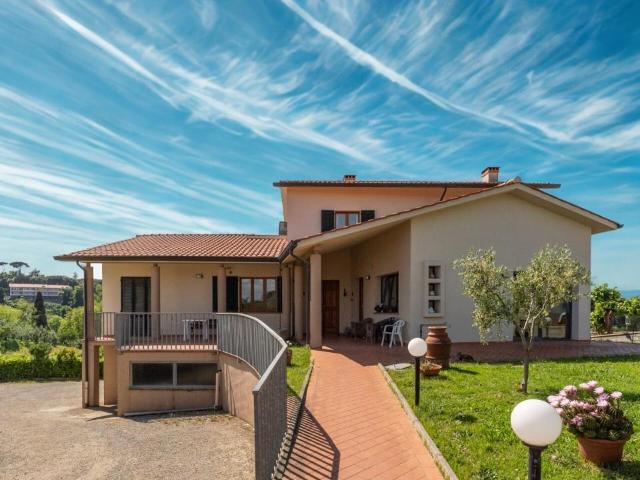 Casa singola in vendita a Crespina Lorenzana in Ottimo composto da 10vani