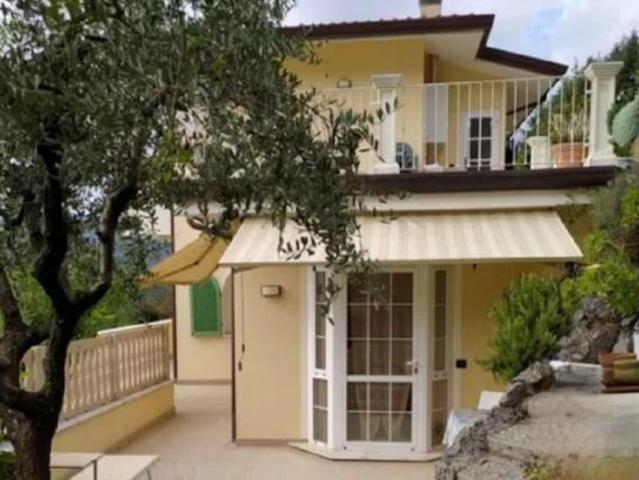 Casa singola in vendita a Fossone Carrara 155 mq Rif: 1373320