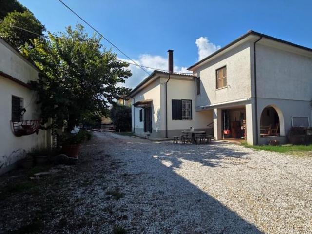 Casa singola in vendita a Guasticce Collesalvetti 160 mq Rif: 1340568