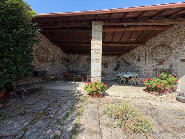 Casa singola in vendita a Gragnanella Castelnuovo di Garfagnana 650 mq Rif: 1428824