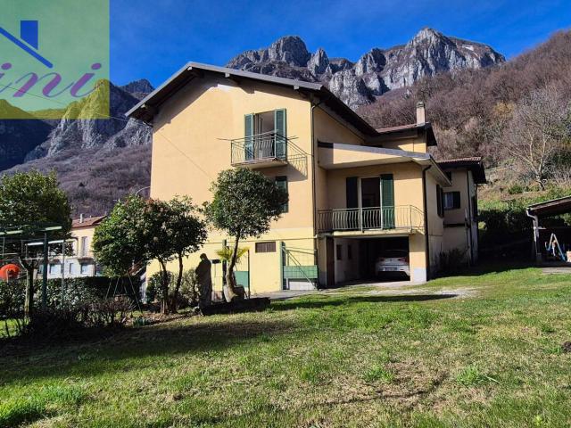CASA SINGOLA in vendita a Lecco, Laorca