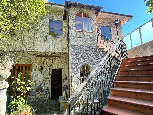 Casa singola in vendita a Pornassio, San Luigi