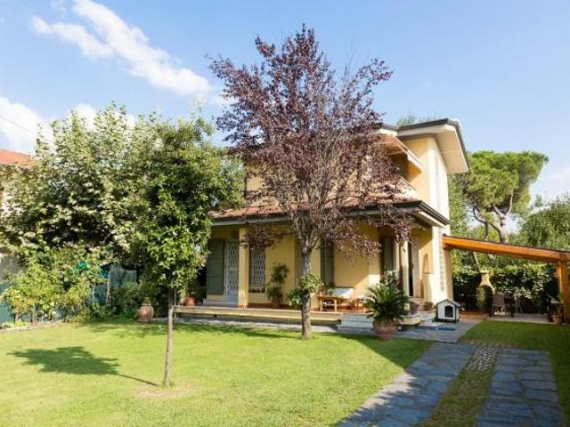 Casa singola in vendita a Poveromo Massa 110 mq Rif: 1100917