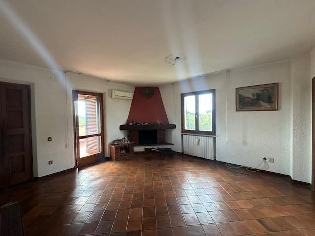 Casa singola in vendita a Riglione Oratoio Pisa in Buono composto da 6vani