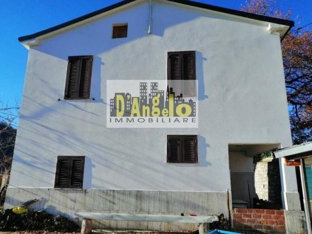 Casa singola in vendita a Roccafluvione