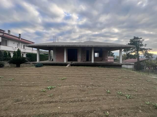 Casa singola in vendita a Rosciano, Villa San Giovanni