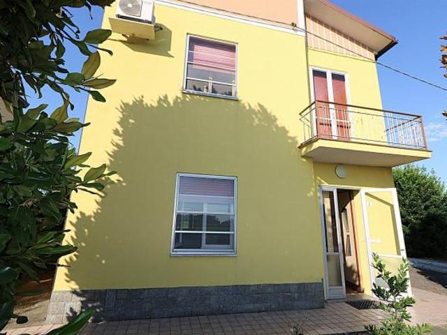 Casa singola in Vendita in zona VOLTANA con giardino