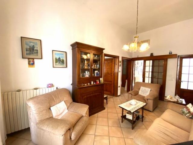 Casa Singola su un Unico Piano con Giardino