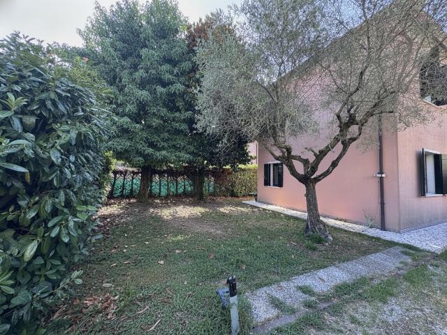 CASA SINGOLA RIFATTA A NUOVO NEL 2009