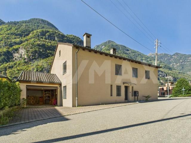 Casa singola ristrutturata con due unità abitative locate ideale anche per investimento