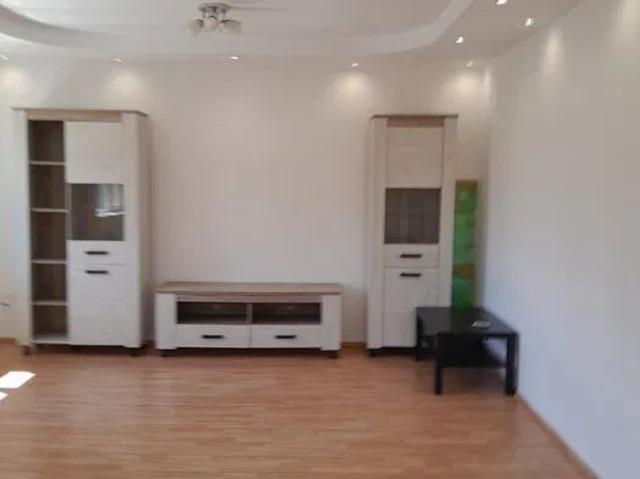 Casa | Sisesti| curte proprei | 2 niveluri | partial mobilata