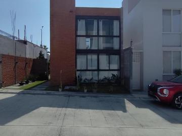 CASA SOLA CON ALBERCA TIPO LOFT SANTA FE