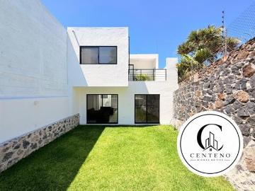 Casa sola de 3 recámaras con alberca en el fraccionamiento las Brisas