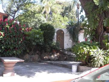 Casa Sola en Venta, Uso de Suelo Mixto en colonia Quintas, Martha