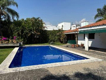 Casa Sola en Venta y Renta, Col. Vista Hermosa