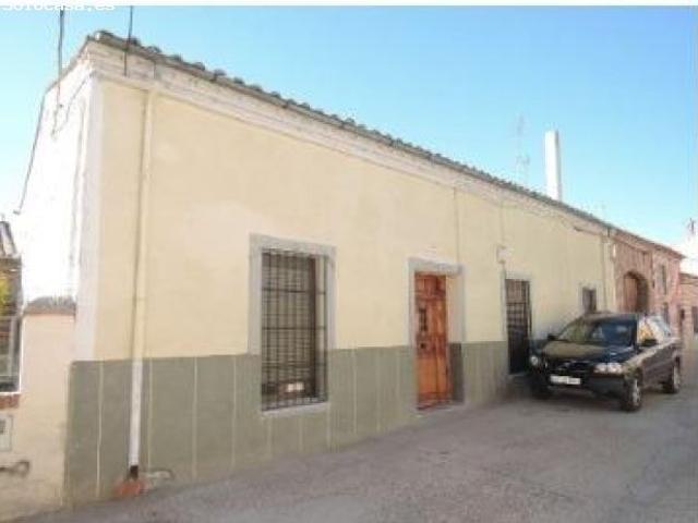 Casa Solar en Venta en Madrigal de las Altas Torres, Ávila