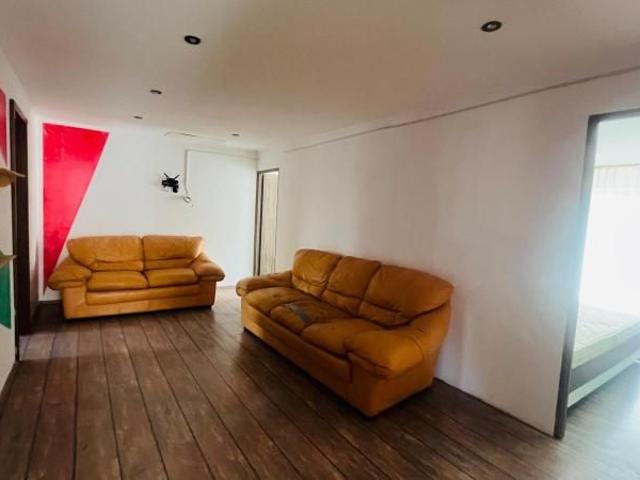 Casa spatioasa in zona Intim