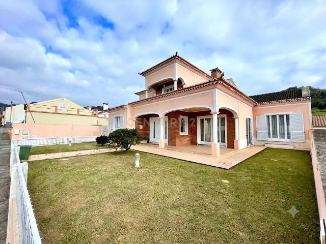O Refúgio Perfeito para a Sua Família | Moradia T4 com Piscina Coberta e 2.656 m² de Terreno