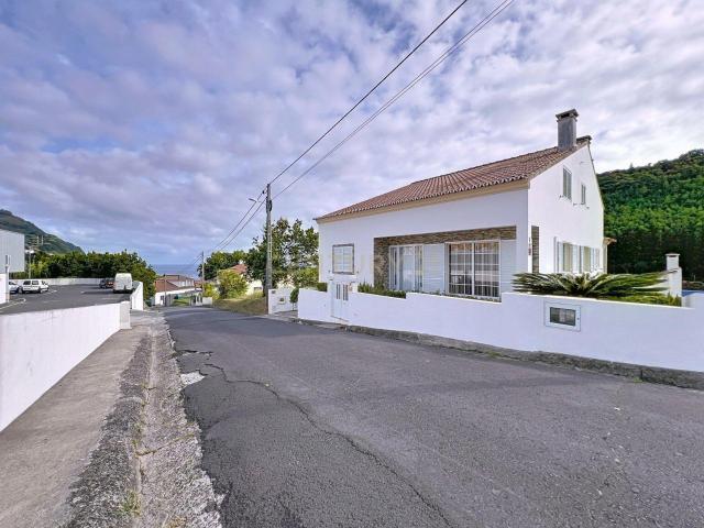 Casa T4 com Vista Mar em Povoação, Ilha de São Miguel