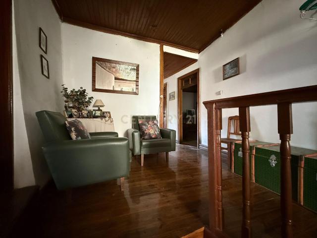 Casa T4 com Jardim e Adega em Vimioso 53.000€