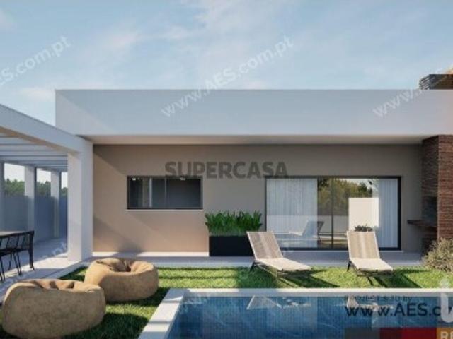 Casa T4 em Fernão Ferro de 140,00 m²