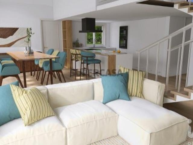 Casa T4 em Fernão Ferro de 148,00 m²