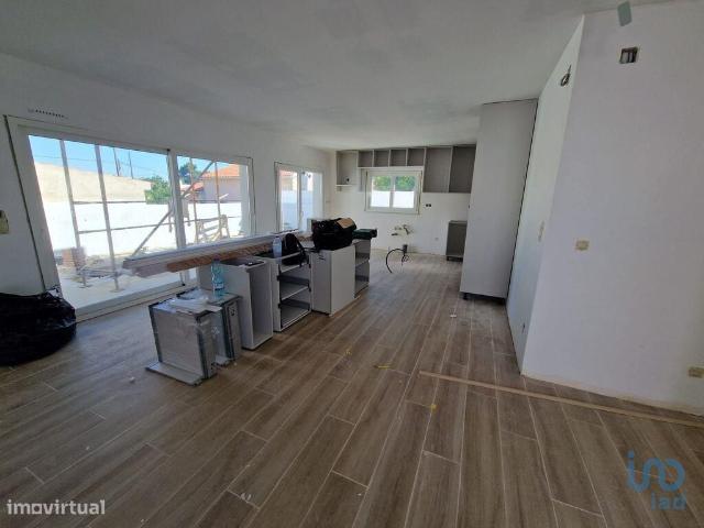 Casa T4 em Ferno Ferro de 142,00 m2