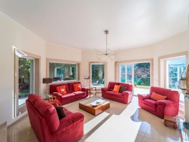 Casa T4 em Sintra Santa Maria e São Miguel, São Martinho e. 308m² Sintra Santa Maria E São Miguel