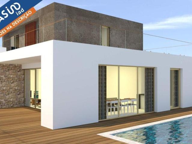 Casa T4 em Tornada e Salir do Porto de 200,00 m²
