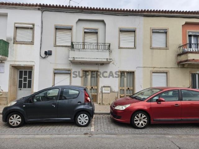 Casa T5 com Jardim e Vista Panorâmica em Alcains