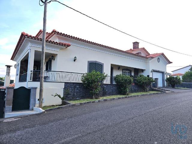 Casa T5 em Estreito da Calheta de 400,00 m² 400m² Estreito da calheta