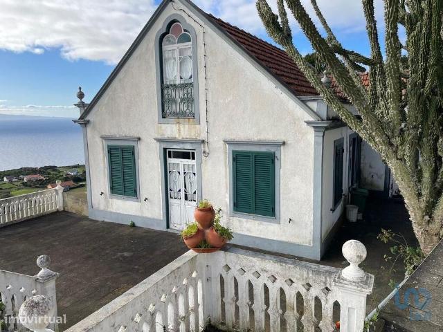 Casa / Villa T5 em Santo Amaro de 210,00 m2