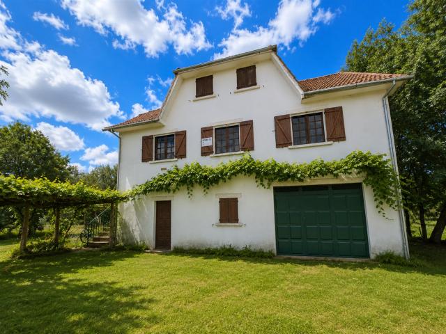 Casa T6 com Terreno, Rio e Poço 200m² Macedo De Cavaleiros
